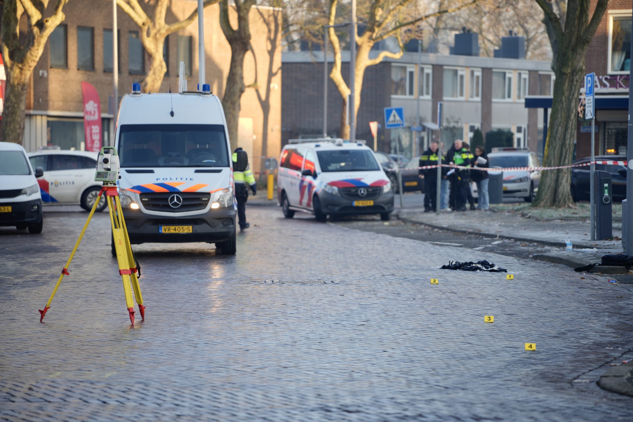 Slachtoffer vermoedelijk honderden meters meegesleept na aanrijding in Hoogvliet