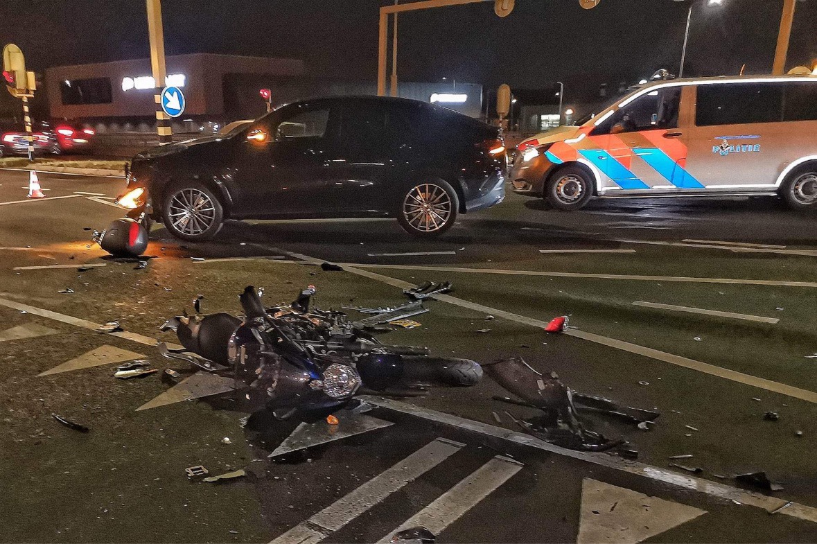 Motorrijder zwaargewond na ongeval bij Heenvliet