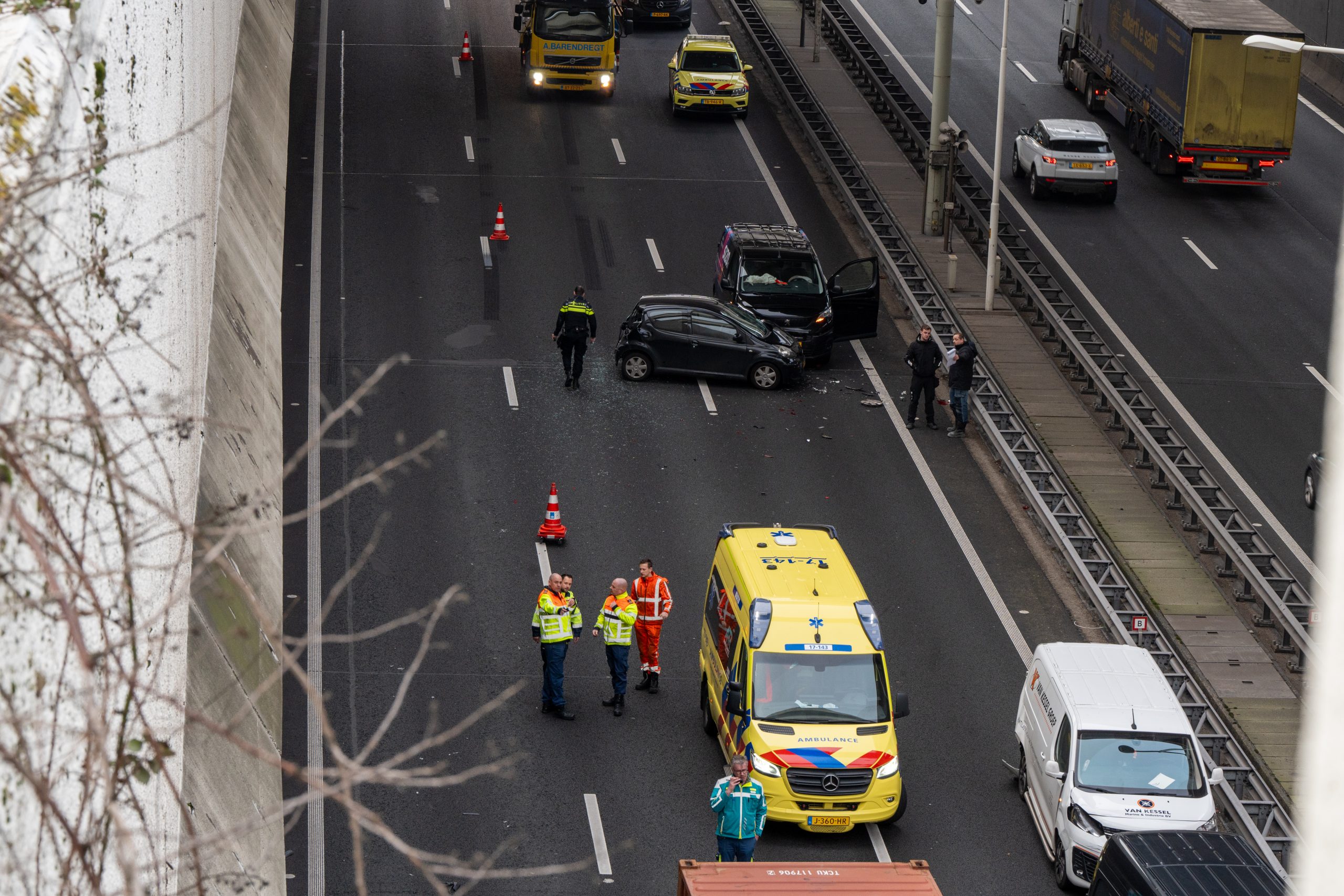 Botlektunnel richting Rotterdam afgesloten na ongeval, omrijden via brug