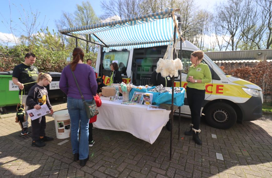 Veel knuffels nagekeken tijdens open dag van Dierenopvangcentrum Spijkenisse