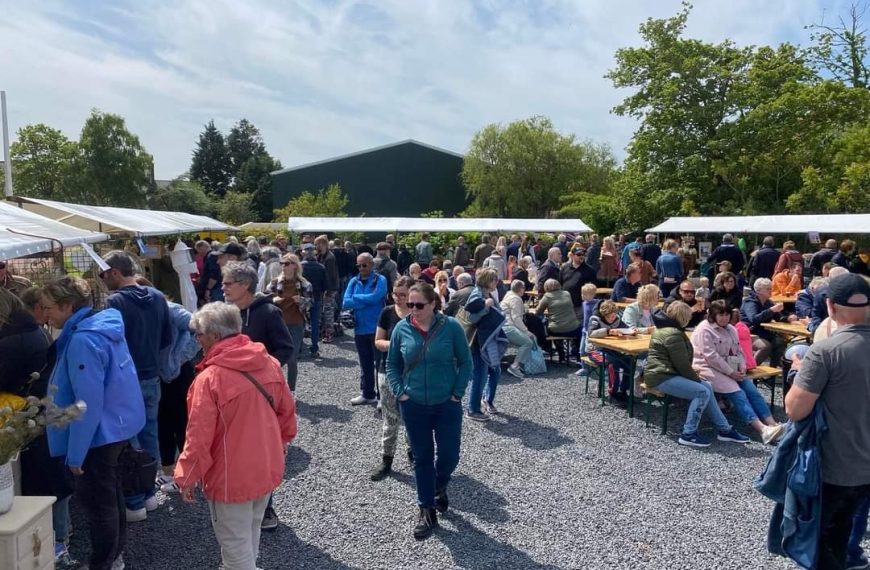 Boerenmarkt in Simonshaven op Hemelvaartsdag