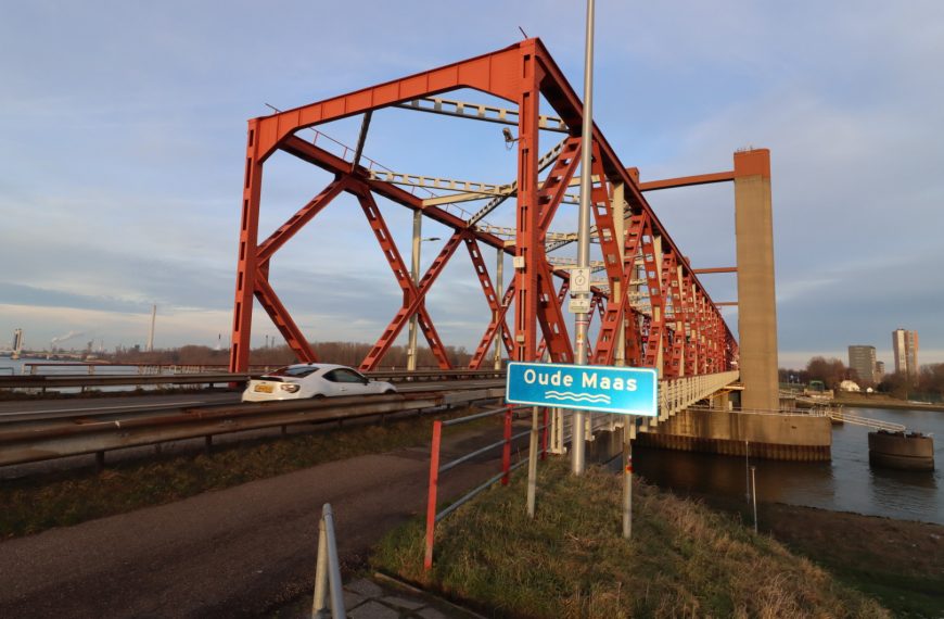 Spijkenisserbrug is zaterdag weer bereikbaar voor het wegverkeer