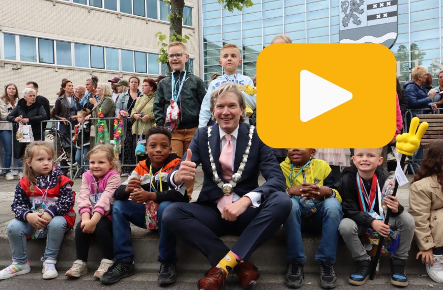 Laatste dag Mini-vierdaagse, gezellig druk en op de foto met de burgmeester