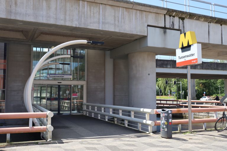 Metrostation Tussenwater Hoogvliet