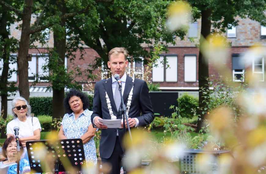 Herdenking van het einde van de Tweede Wereldoorlog in het Koninkrijk der Nederlanden ”Jongeren opvoeden met de kennis van het verleden”.