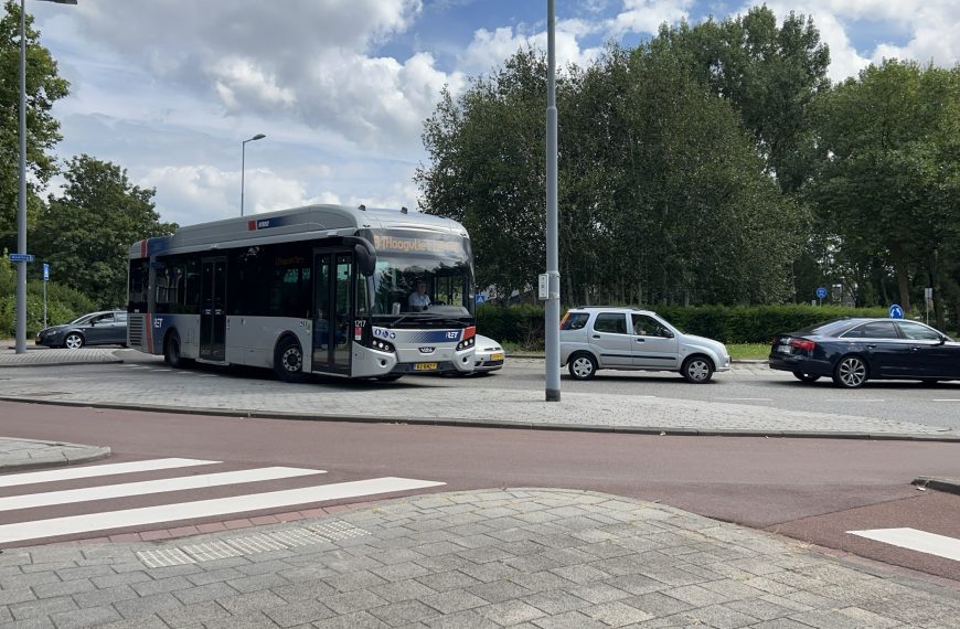 Verkeerschaos door onderhoud Hartelbrug: Aveling raakt overbelast