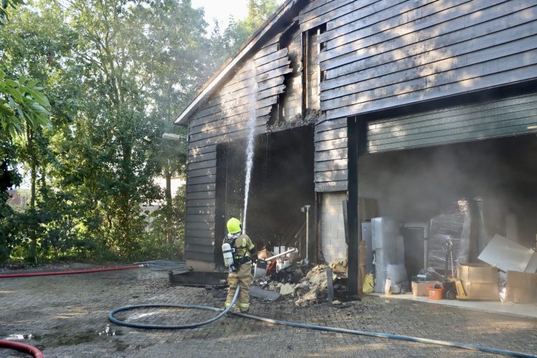 Grote brand Beeldsweg in Zuidland