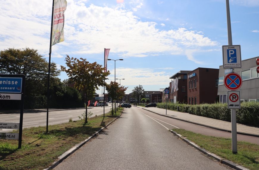 De gemeente Nissewaard gaat parkeerzones invoeren in en rond het stadscentrum van Spijkenisse