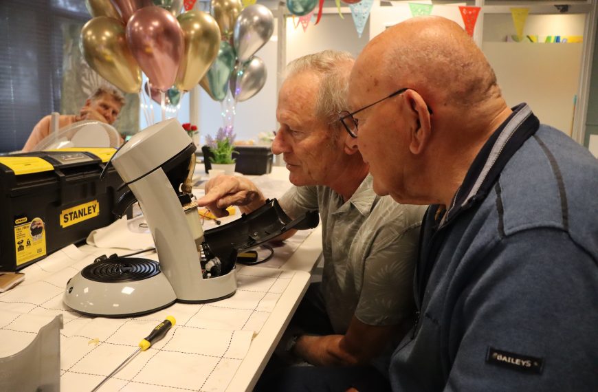 Repair Café Hoogvliet: al 10 jaar lang een succes