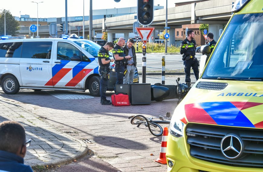 Bestuurders van scooter en fiets gewond na aanrijding