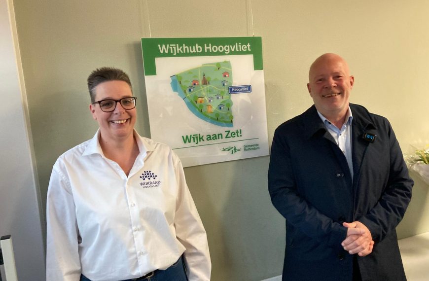 Wijkhub in Hoogvliet geopend