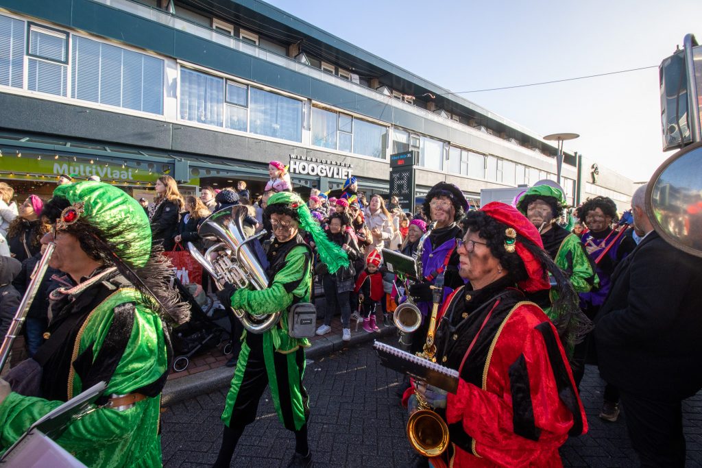 Sinterklaas op 23 november in Hoogvliet