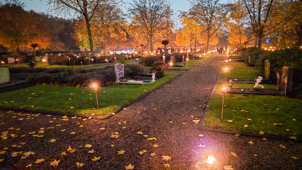 Lichtjesavond druk bezocht in Spijkenisse