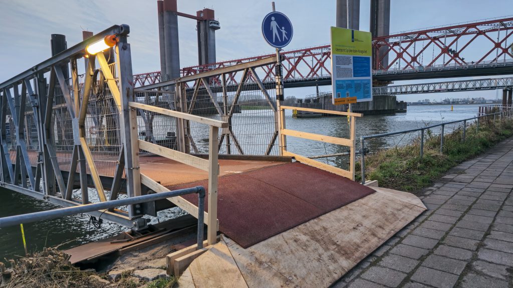 3e weekendafsluiting van de Spijkenisserbrug