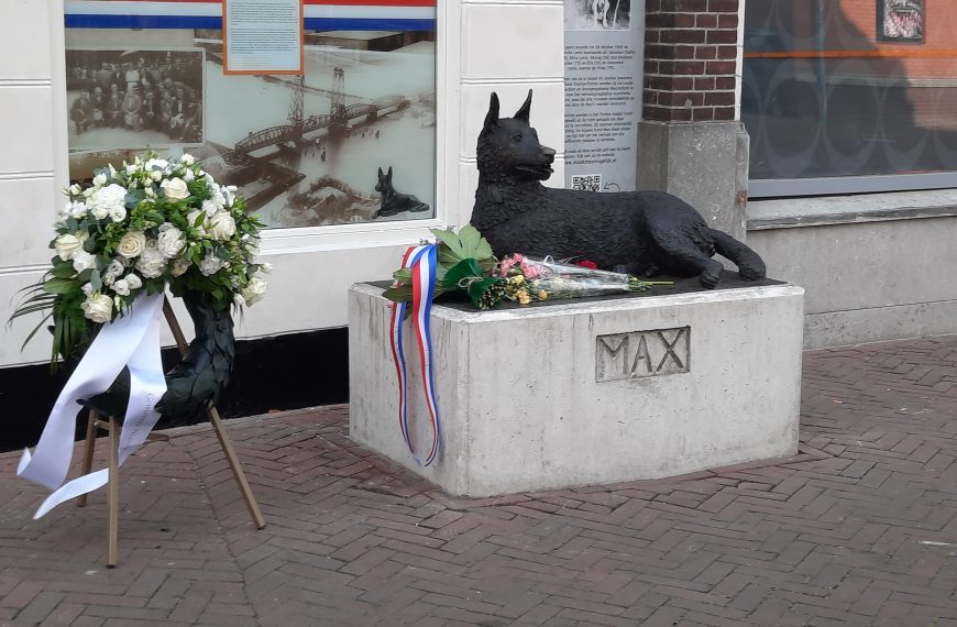 Stichting Max XL doet aangifte na verdwijning bloemstuk
