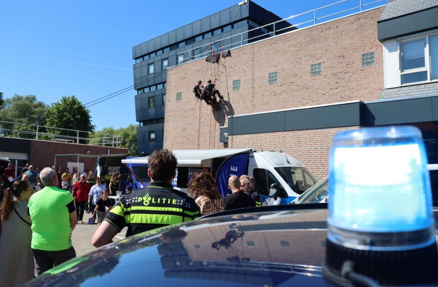 Grote belangstelling voor hulpdiensten tijdens Open Dag in Spijkenisse
