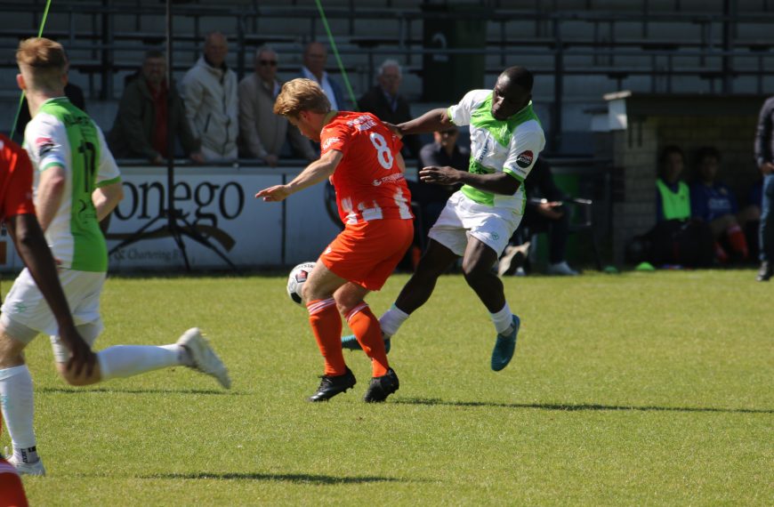 Goede eerste, maar dramatische tweede helft tegen Oranje Wit