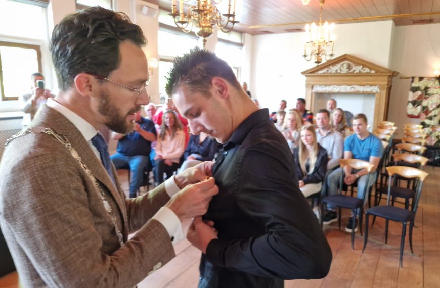 Erepenning voor Menslievend Hulpbetoon voor Lucas Molendijk