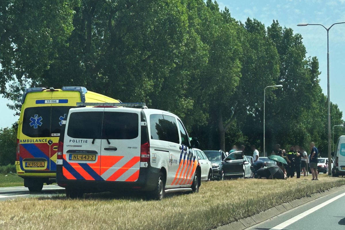 Twee auto’s botsen op Groene Kruisweg:…