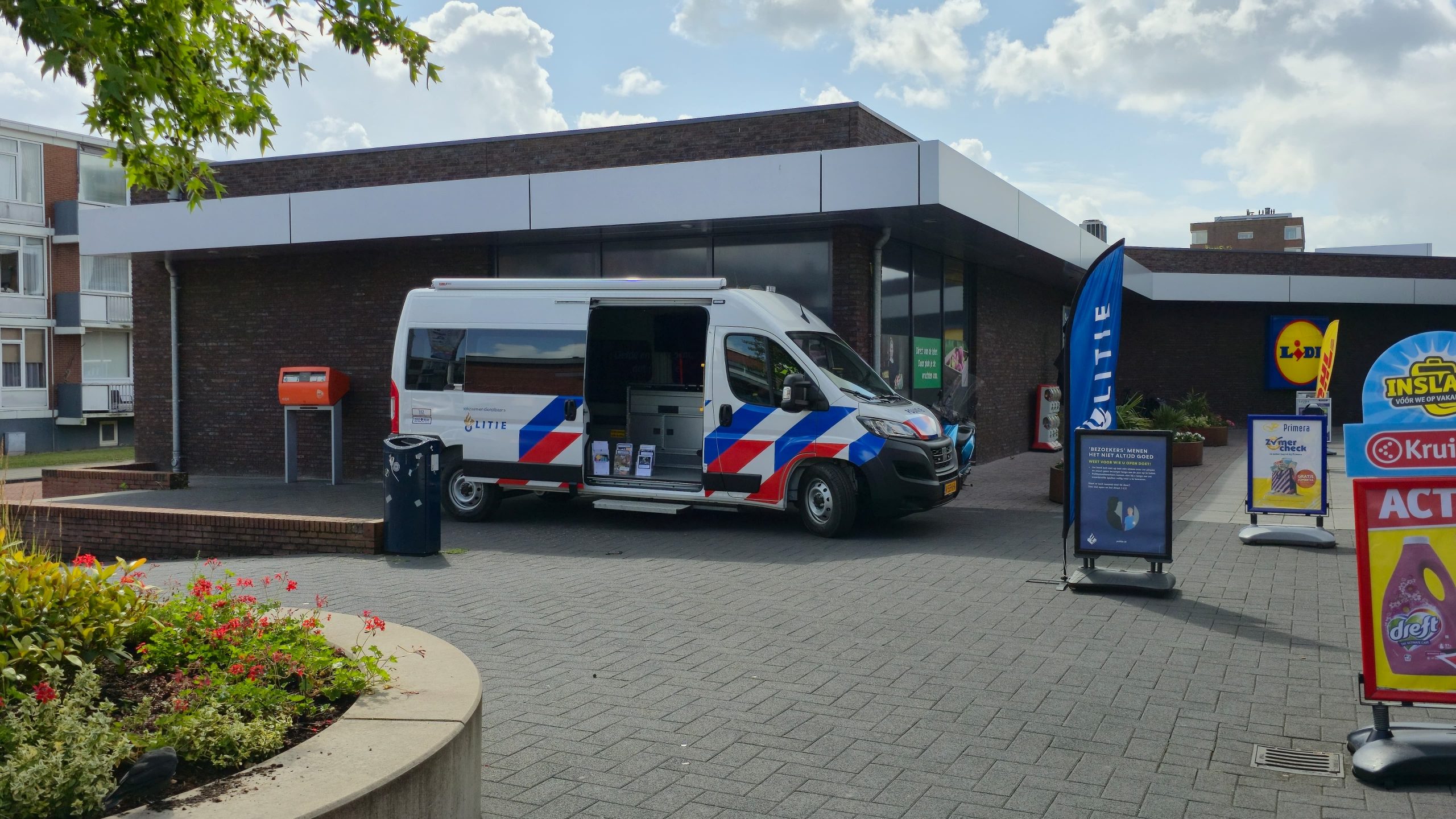 In gesprek met de wijkagent? Kom langs bij de wijkbus