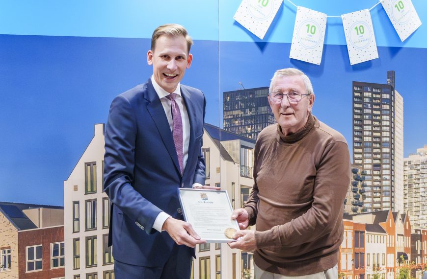 Nissewaardpenning voor Wiebe Pannekoek