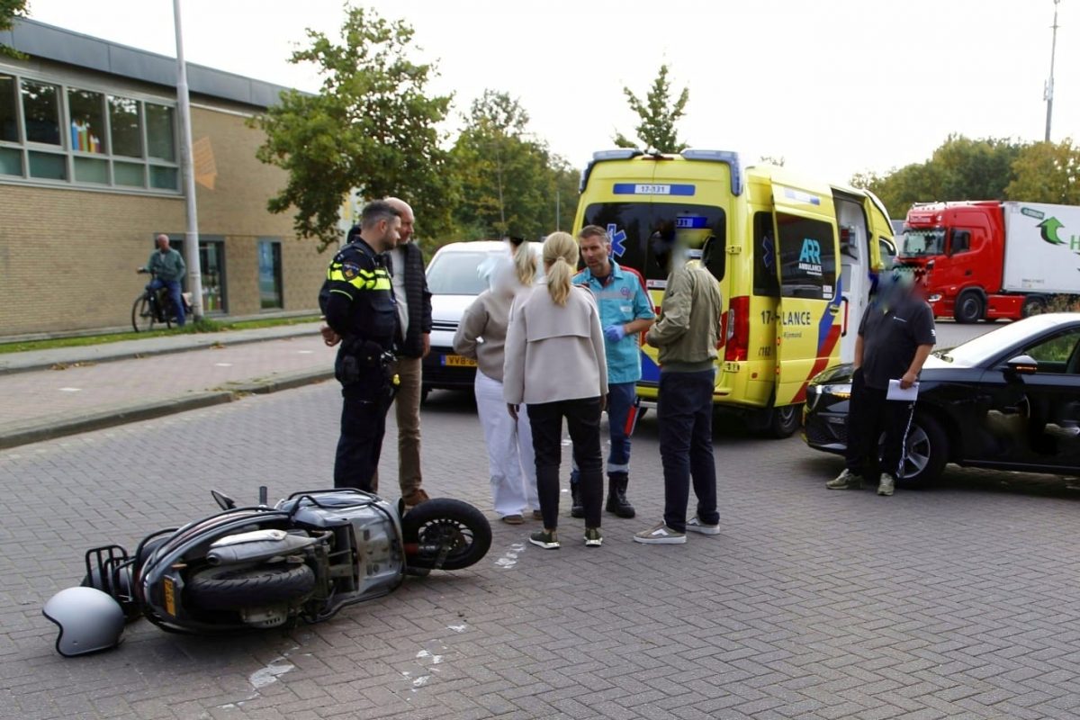 Aanrijding bij benzinestation in Brielle: scooter…