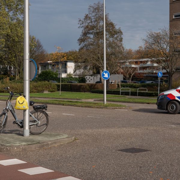 Fietser raakt gewond na aanrijding met auto in Spijkenisse
