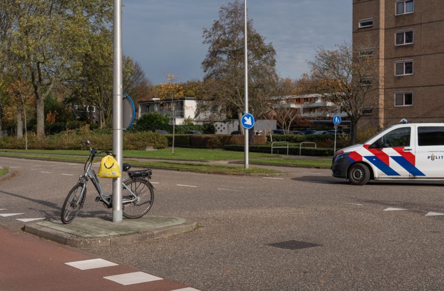 Fietser raakt gewond na aanrijding met auto in Spijkenisse