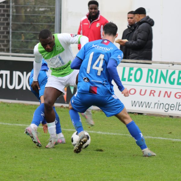 Spijkenisse wint titanenstrijd om koppositie van BVCB