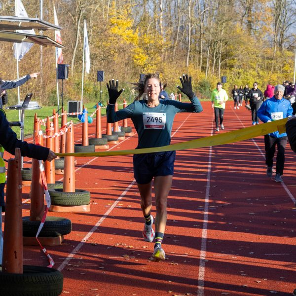 Bijna 2000 lopers aan de start van SPARK Marathon Spijkenisse