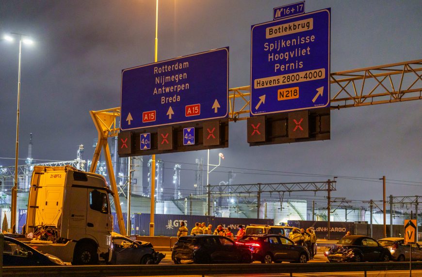 Meerdere gewonden bij ernstig ongeluk op de A15