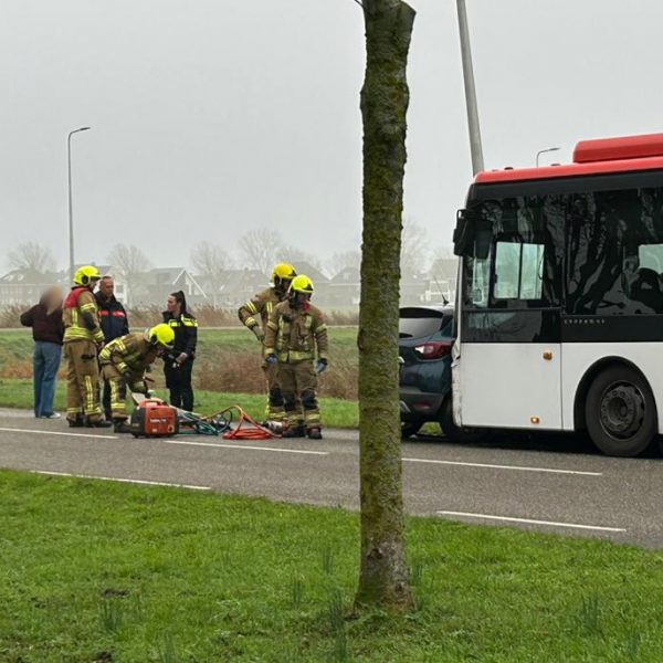 Aanrijding op Westdijk in Hekelingen