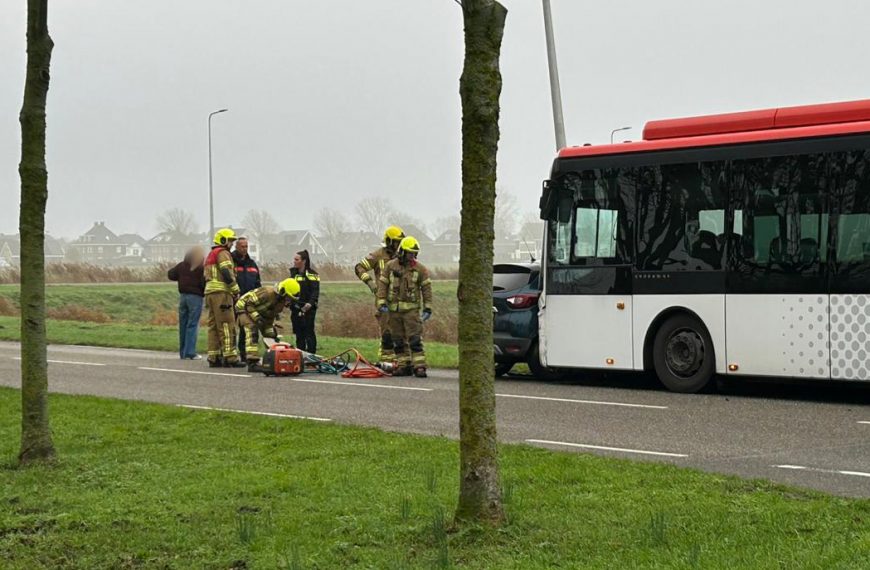 Aanrijding op Westdijk in Hekelingen
